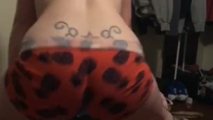 She twerks