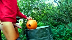 Twink is fucking a pumpkin and eating own creampie in the garden