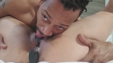 Mixed bitch pussy eating