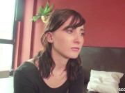 GERMAN SCOUT - LIA WILL DEN JOB UND FICKT ALTEN SACK UND LECKT SEINEN ARSCH 1/16