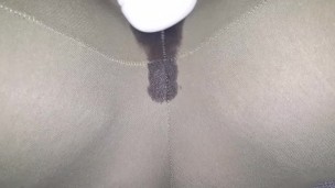 Squirting Orgasm in my Leggings