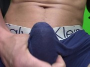 Eyaculando con los Calzoncillos PUESTOS uuuaaauuu