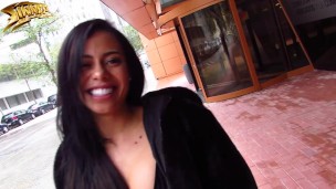EURO TRIP - TINDER DATE BARCELONA - CANELA SKIN