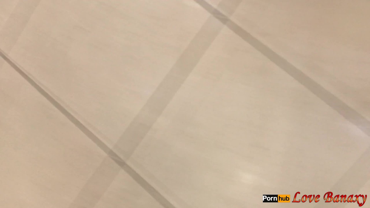 公衆トイレでオナニーと放尿 - 無料セックスビデオ - RedTube