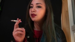 Smoking Fetish Girl Ashes on You - MissDeeNicotine