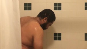 vlog #30 filming myself showering and washing my hair.