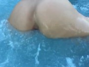 Kiki’s hott tub twerking