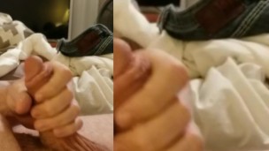 Solo Male Jerking and Watching Porn Cumshot
