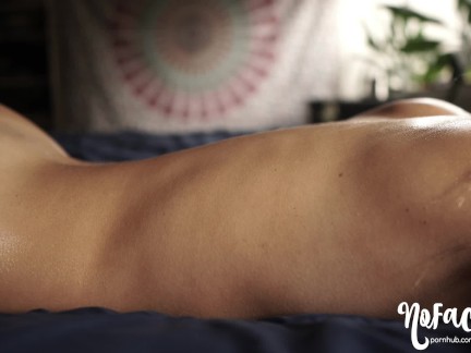 Teen Babe Gets a Sensual Massage and a Creampie - MASSAGE2018 NoFaceGirl