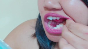 Mirror Mouth Check + Lipstick Application