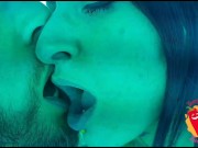 Milf esce dal solarium con la sborra in faccia 3/16