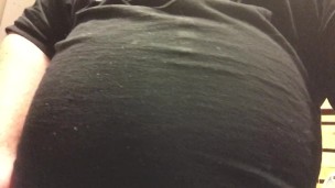 bellyrubbs thro a shirt