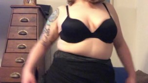 Non-sexual Belly Dancing to Dragon Queen by the Yeah Yeah Yeahs