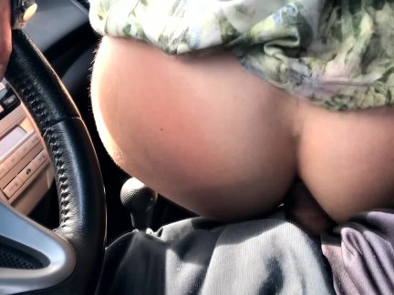 Real Amateur Public Sex Risky on the Car !!! People walking near...