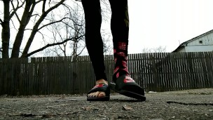 Slides Slapping My Feet