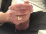 Milf branlant son homme qui ejacule 16/16