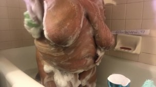 Come bath with me :)