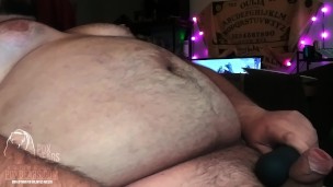 Cubby cums with his favorite vibrator