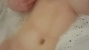 Sexytime as the bath fills up
