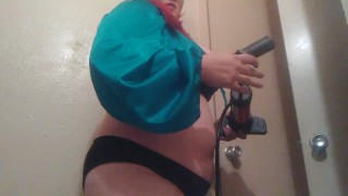 Enorme inflação Belly com bomba de bicicleta e chugging parte um