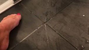 Pissing while fingering myself