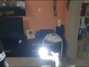 Fratellastro e sorellastra giocano al gioco della bottiglia 15/16