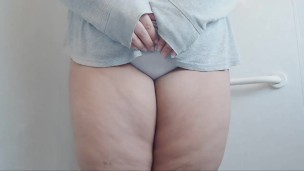 Thick teen pees in her panties