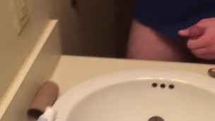 Straight guy jacking off & CUMMING
