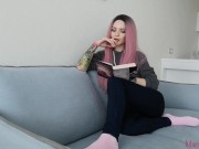 Трахнул девушку в узких джинсах и кончил на киску - Screenshot 1 of 16 - 18 Year Old