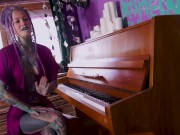 Anuskatzz like to introduce herself ! 8/16