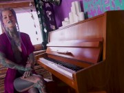 Anuskatzz like to introduce herself ! 9/16