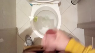 Jerk the dick and cum