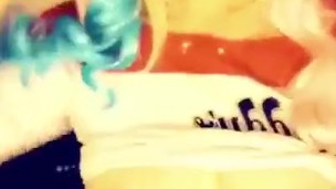 Harley Quinn Babe Shows Off Cute Body