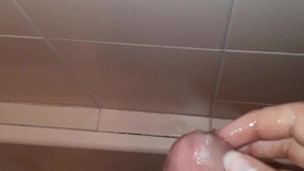 Increible eyaculación de chico atletico