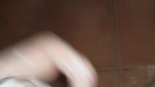 creamy mastrubation ends in cumshot at the shower