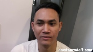 Asian boy shoots cum after having asshole fucked by hung amateurs