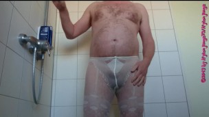 Pissen in die Weiße Feinstrumpfhose 1 ** FAN Video 6 **