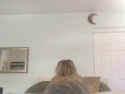Blonde twerks for fun