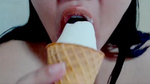 Food Porn Diary: Messy Mouth Ice cream (ASMR)