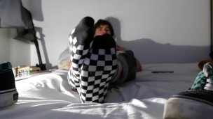 Vénère mes pieds français après une journée de skate (partie 1)