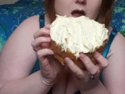 Bbw sploshing cake - Screenshot 7 of 16 - Food