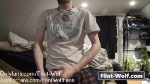 YOUNG TWINK BRO JERKING OFF (onlyfans.com/Flint-Wolf)