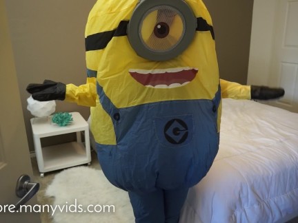 Busty Minion Codi Vore