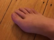 Using My Toes - Screenshot 12 of 16 - Foot Fetish