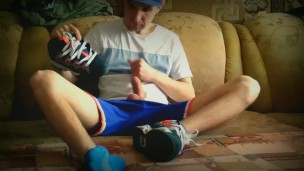 Masturbation dressed in skater sneakers Osiris d3