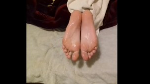 Cum on soles - showing feet after cumshot