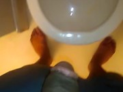 Quick leak - Screenshot 2 of 16 - Urination