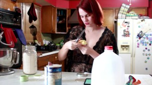 Making pizza dough