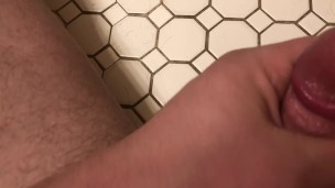 A good jerk to finish the night with a nice cumshot