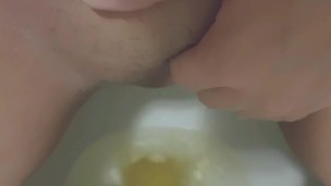 Messy toilet piss